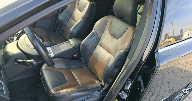 Volvo XC 60 cena 92400 przebieg: 142000, rok produkcji 2016 z Lidzbark małe 631